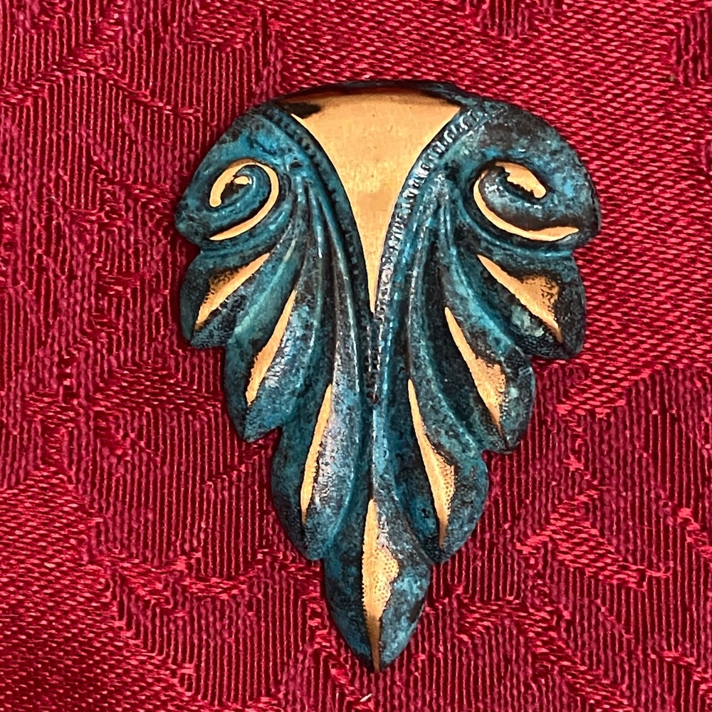 5/$10❤️❤️❤️NEW UpCycled Teal & Gold Tone Alloy Leaf Broach